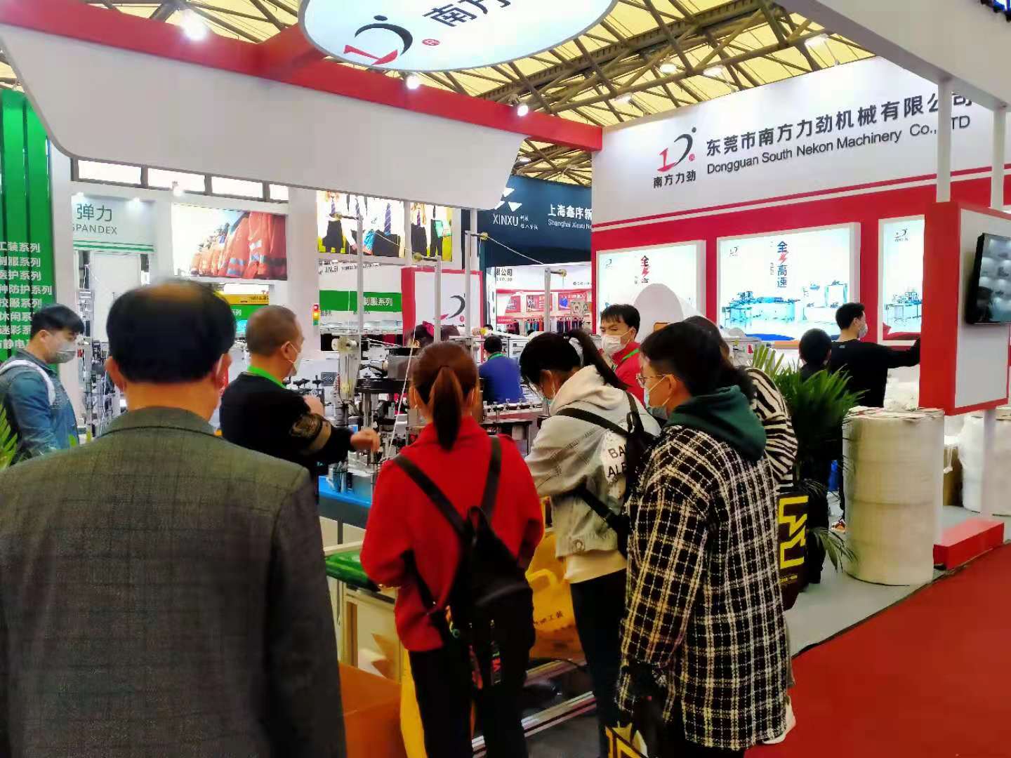 口罩機(jī)在展會(huì)現(xiàn)場(chǎng)
